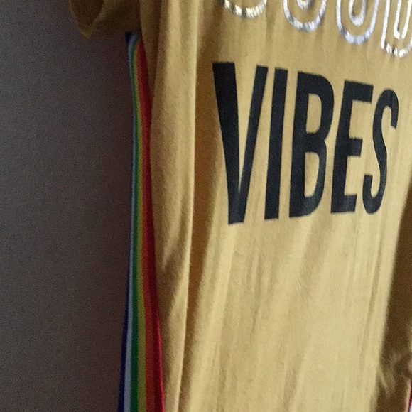 Yellow tee - Picture 2 of 2